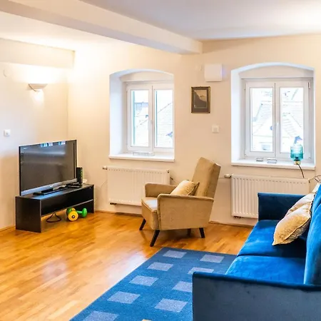 Apartman Stairway To The Castle *