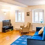 Daire Stairway To The Castle *