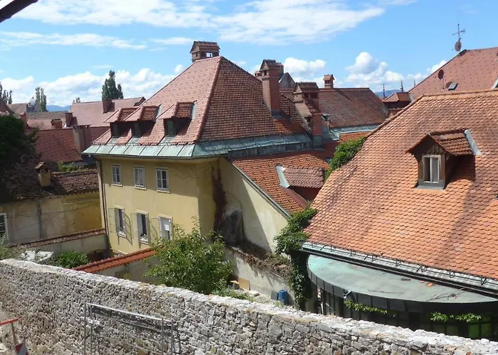 Stairway To The Castle Apartmán